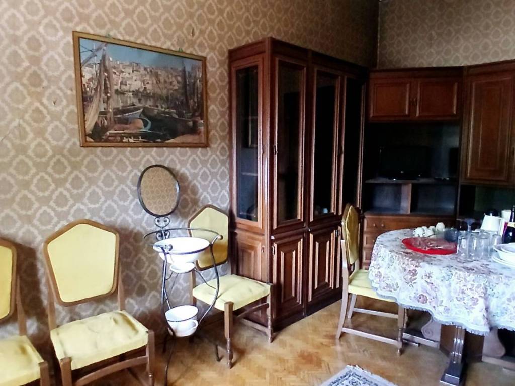 appartamento in vendita a Reggio nell'Emilia in zona Città Storica