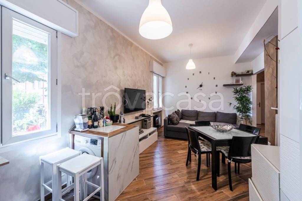 appartamento in vendita a Reggio nell'Emilia in zona Mirabello