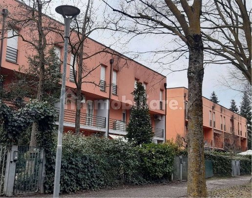 casa indipendente in vendita a Reggio nell'Emilia in zona Rivalta