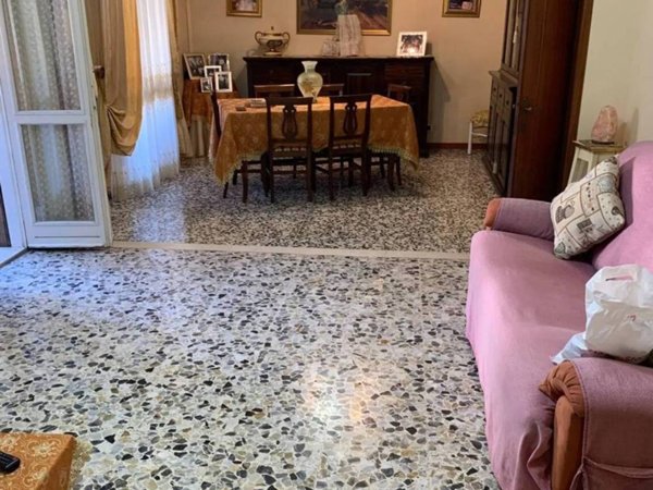 appartamento in vendita a Reggio nell'Emilia in zona Città Storica