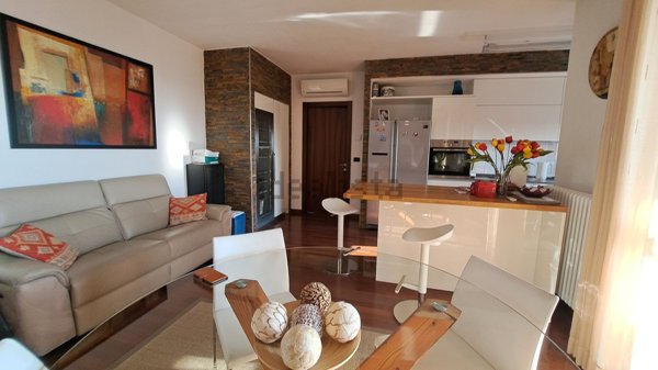 appartamento in vendita a Reggio nell'Emilia in zona Tribunale