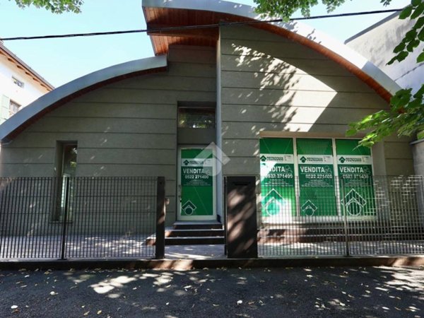 negozio in vendita a Reggio nell'Emilia