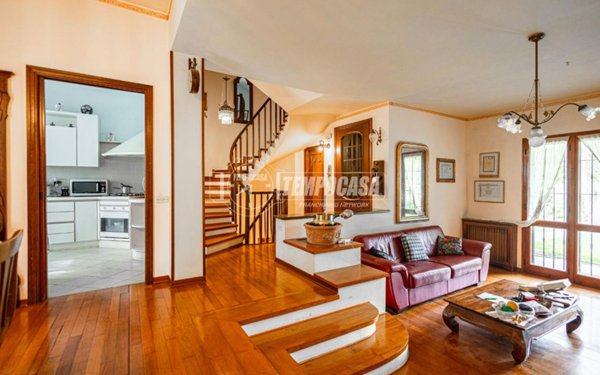 casa indipendente in vendita a Reggio nell'Emilia in zona Città Storica