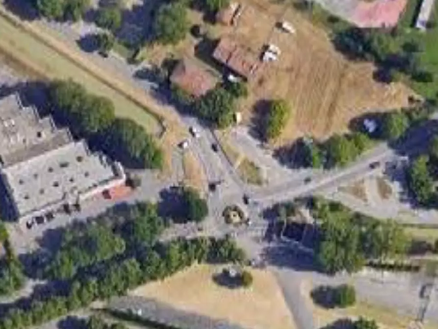 locale di sgombero in vendita a Reggio nell'Emilia in zona Santa Croce