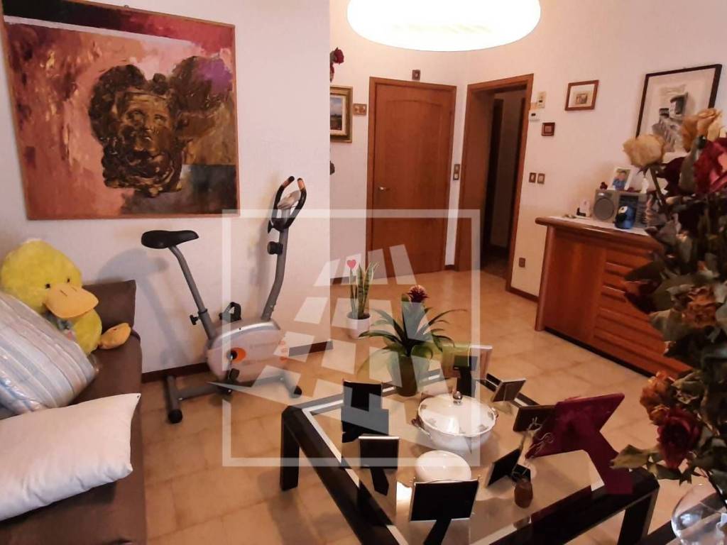 casa indipendente in vendita a Reggio nell'Emilia in zona Regina Pacis