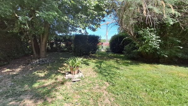 casa indipendente in vendita a Reggio nell'Emilia in zona Città Storica