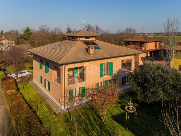 casa indipendente in vendita a Reggio nell'Emilia in zona San Bartolomeo