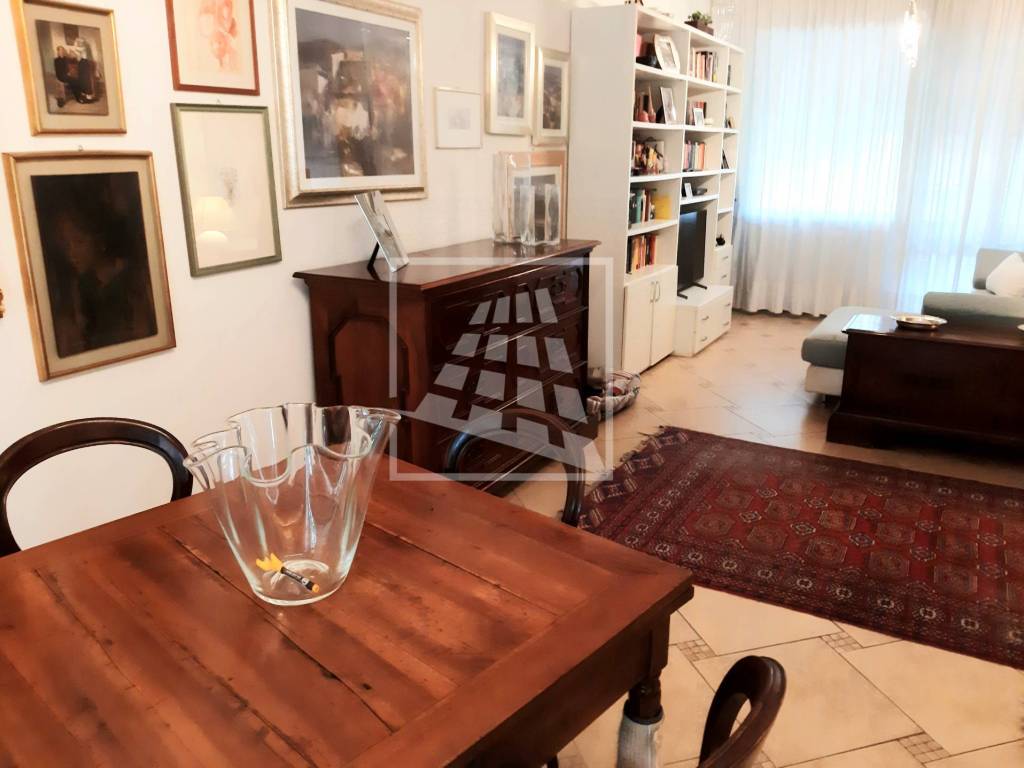 casa indipendente in vendita a Reggio nell'Emilia