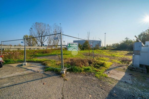 terreno agricolo in vendita a Reggio nell'Emilia in zona Roncocesi