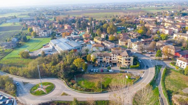 terreno agricolo in vendita a Reggio nell'Emilia in zona Roncocesi