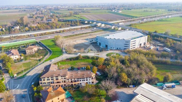 terreno agricolo in vendita a Reggio nell'Emilia in zona Roncocesi