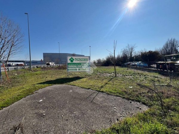 terreno agricolo in vendita a Reggio nell'Emilia in zona Roncocesi