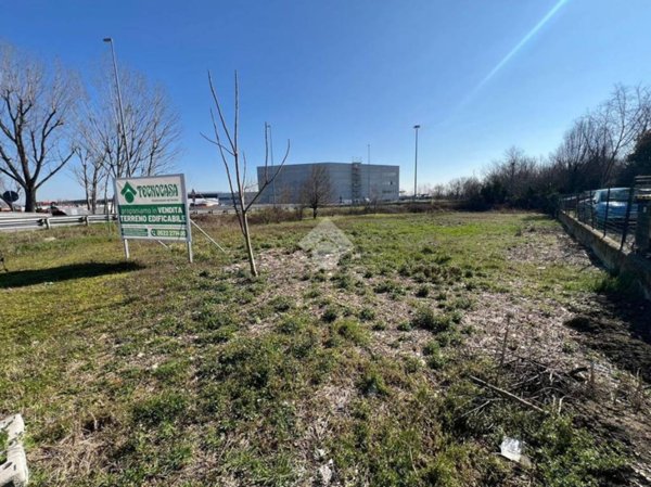 terreno agricolo in vendita a Reggio nell'Emilia in zona Roncocesi