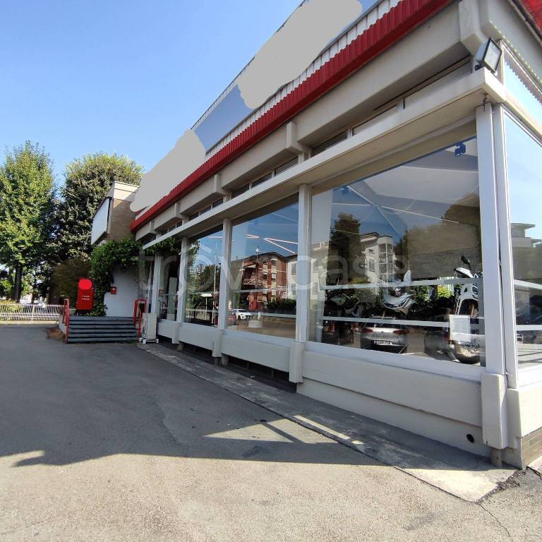 negozio in vendita a Reggio nell'Emilia in zona Carrozzone