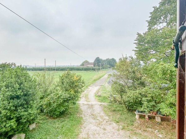 casa indipendente in vendita a Reggio nell'Emilia