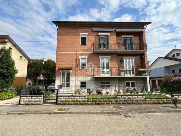 appartamento in vendita a Reggio nell'Emilia in zona Cella