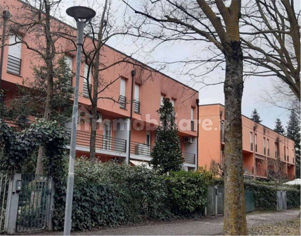 casa indipendente in vendita a Reggio nell'Emilia in zona Rivalta