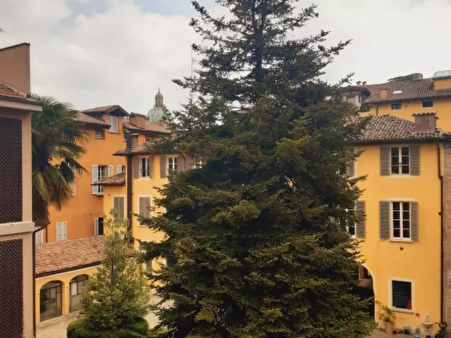 appartamento in vendita a Reggio nell'Emilia in zona Città Storica