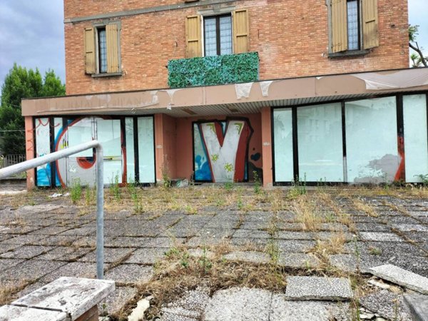 negozio in vendita a Reggio nell'Emilia