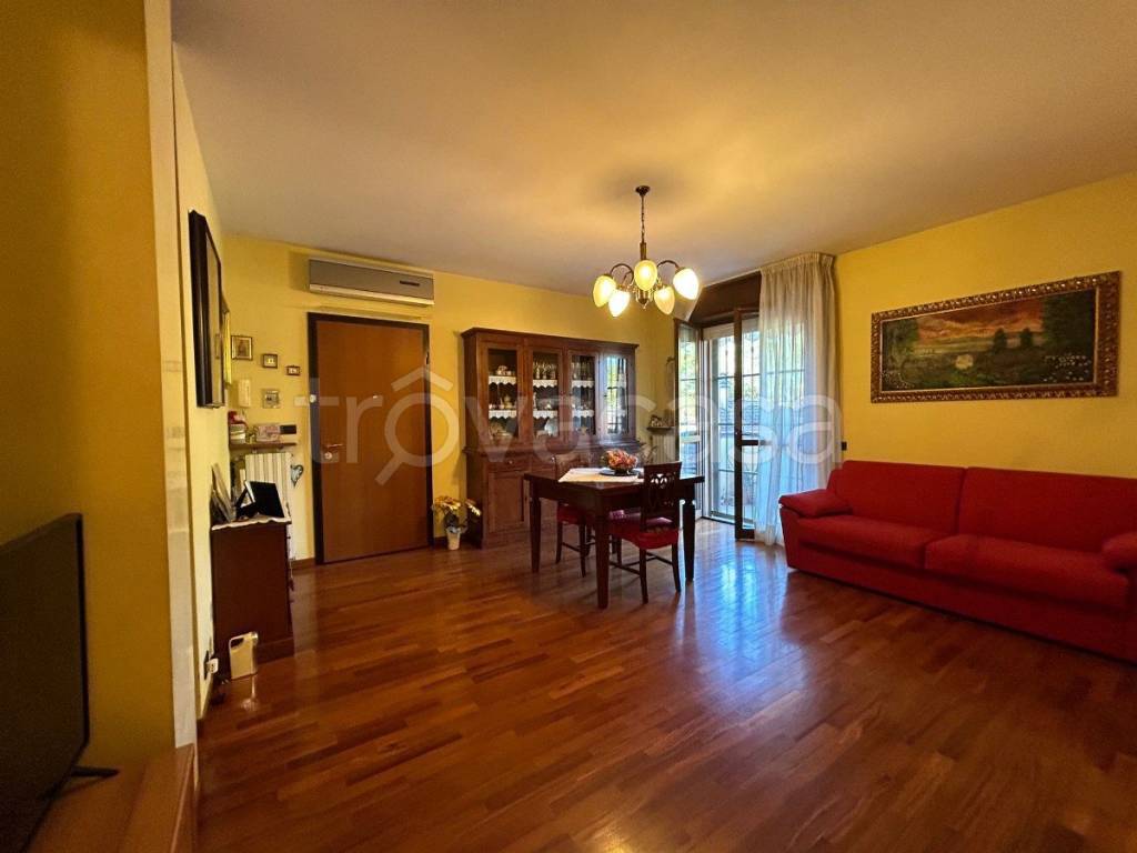 appartamento in vendita a Reggio nell'Emilia in zona Roncina