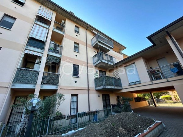 appartamento in vendita a Reggio nell'Emilia in zona Roncina