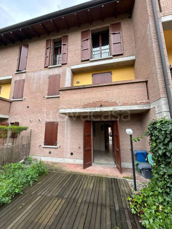 casa indipendente in vendita a Reggio nell'Emilia in zona Mancasale