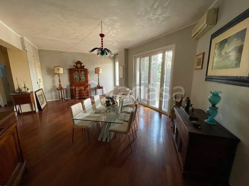 appartamento in vendita a Reggio nell'Emilia in zona Città Storica