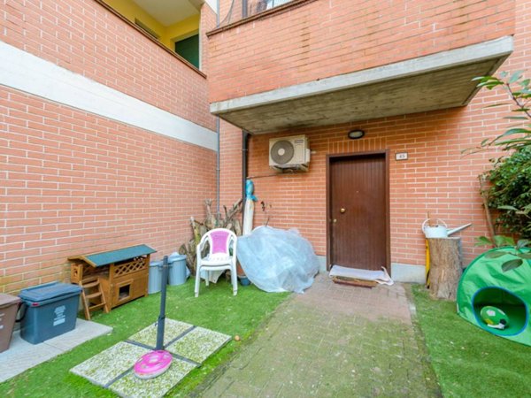 casa indipendente in vendita a Reggio nell'Emilia in zona Pieve Modolena