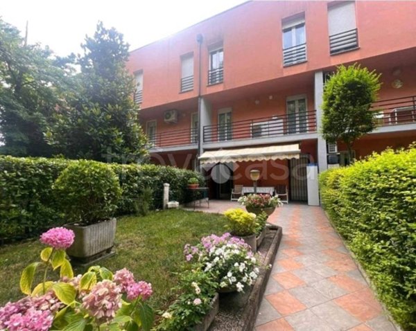 casa indipendente in vendita a Reggio nell'Emilia in zona Rivalta