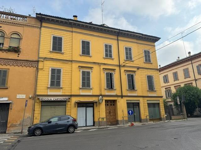 appartamento in vendita a Reggio nell'Emilia in zona Città Storica