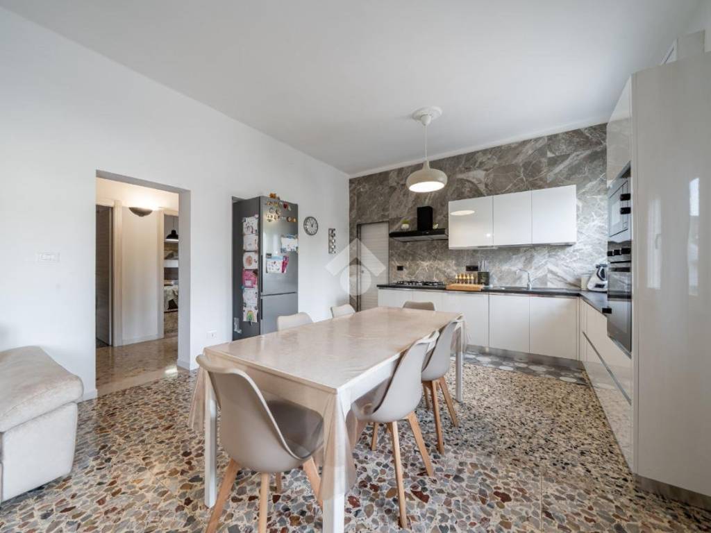 appartamento in vendita a Reggio nell'Emilia in zona Regina Pacis