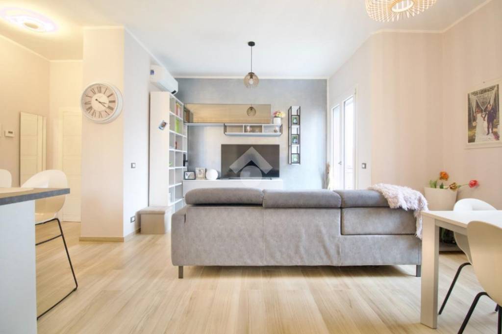 casa indipendente in vendita a Reggio nell'Emilia in zona Carrozzone