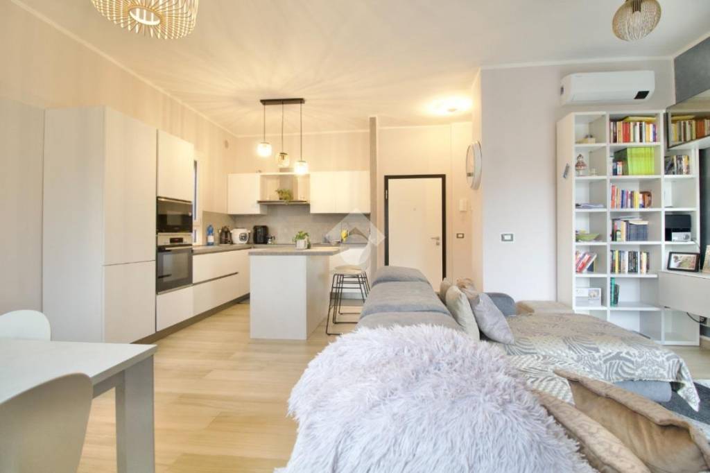 casa indipendente in vendita a Reggio nell'Emilia in zona Carrozzone