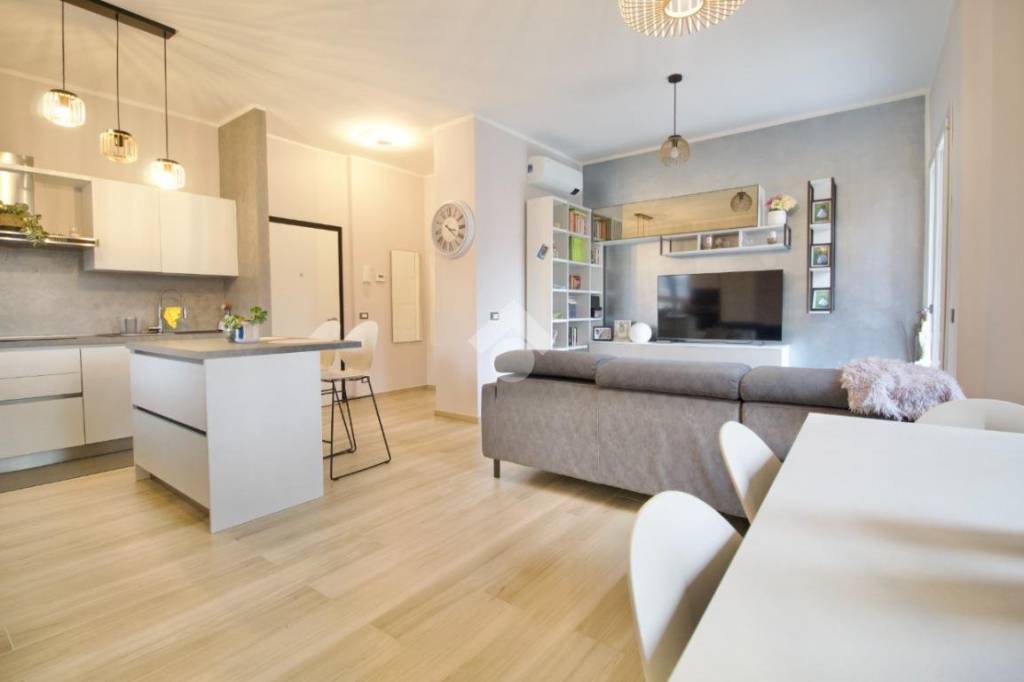 casa indipendente in vendita a Reggio nell'Emilia in zona Carrozzone