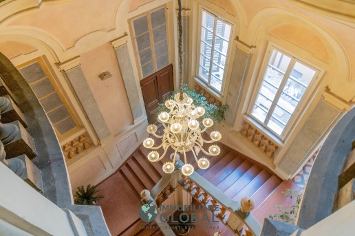 appartamento in vendita a Reggio nell'Emilia in zona Città Storica