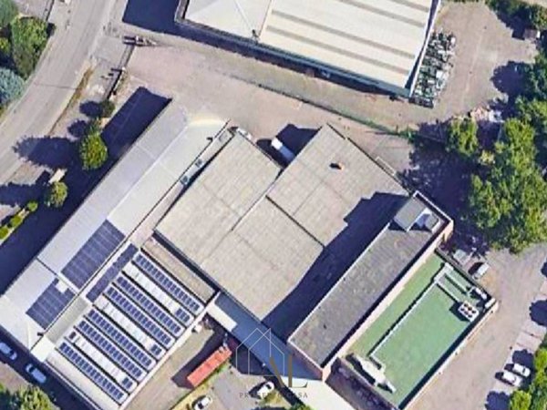 capannone in vendita a Reggio nell'Emilia in zona Carrozzone