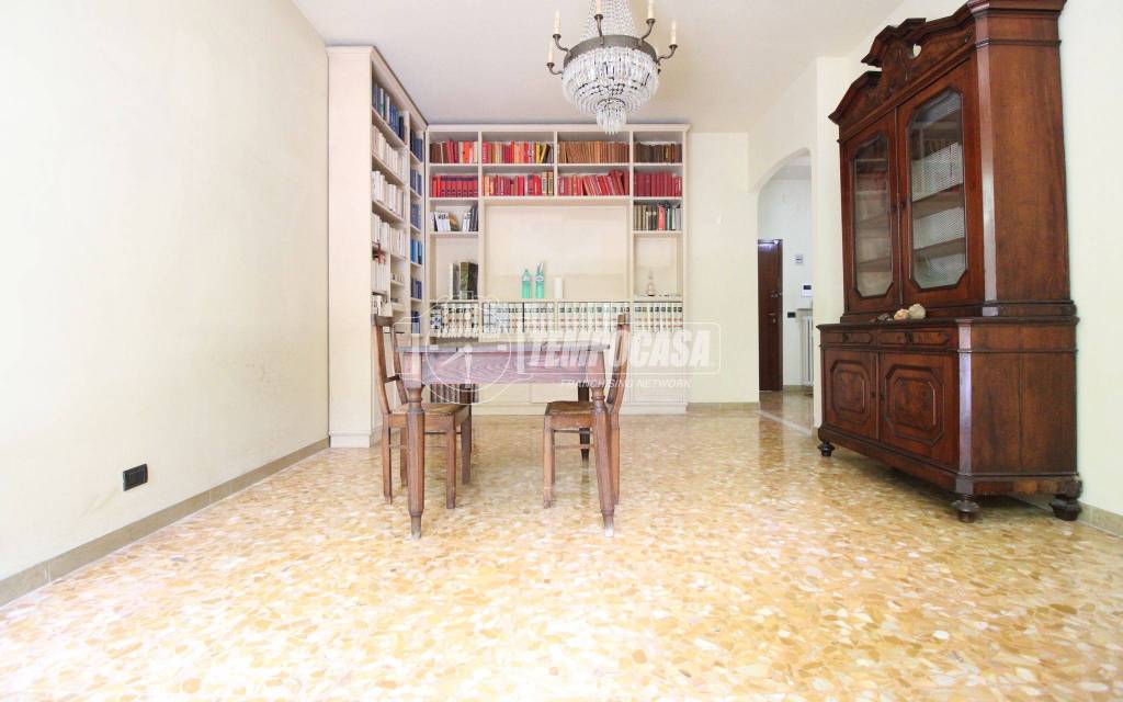 appartamento in vendita a Reggio nell'Emilia in zona Mirabello