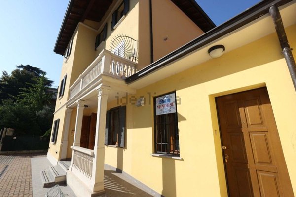 appartamento in vendita a Reggio nell'Emilia in zona Città Storica