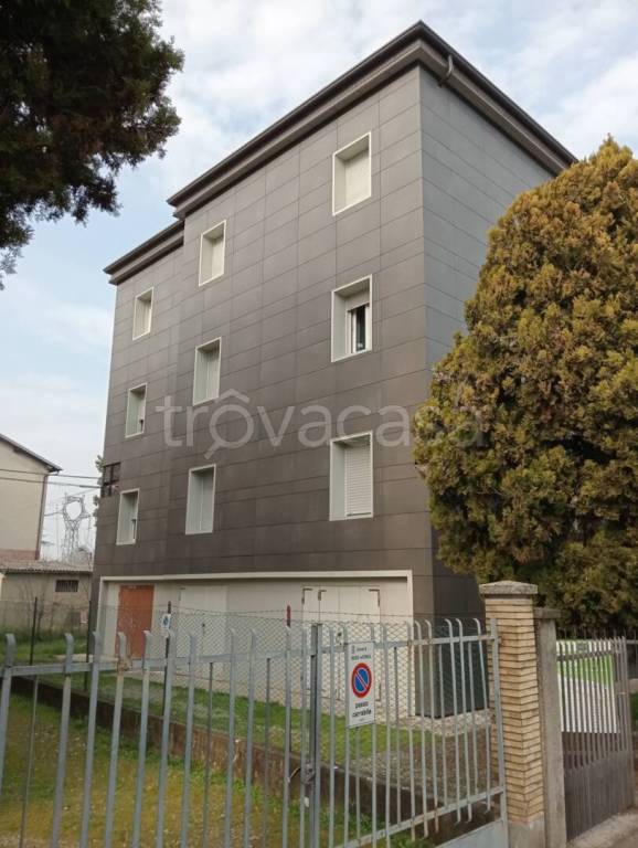 appartamento in vendita a Reggio nell'Emilia in zona Regina Pacis