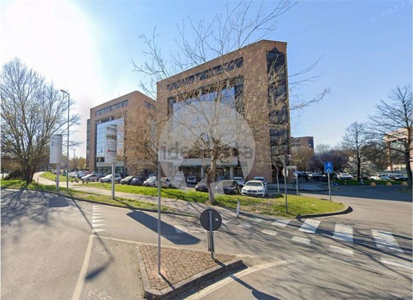 ufficio in vendita a Reggio nell'Emilia in zona Tribunale