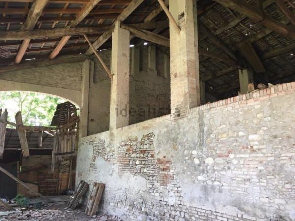 casa indipendente in vendita a Reggio nell'Emilia in zona Città Storica