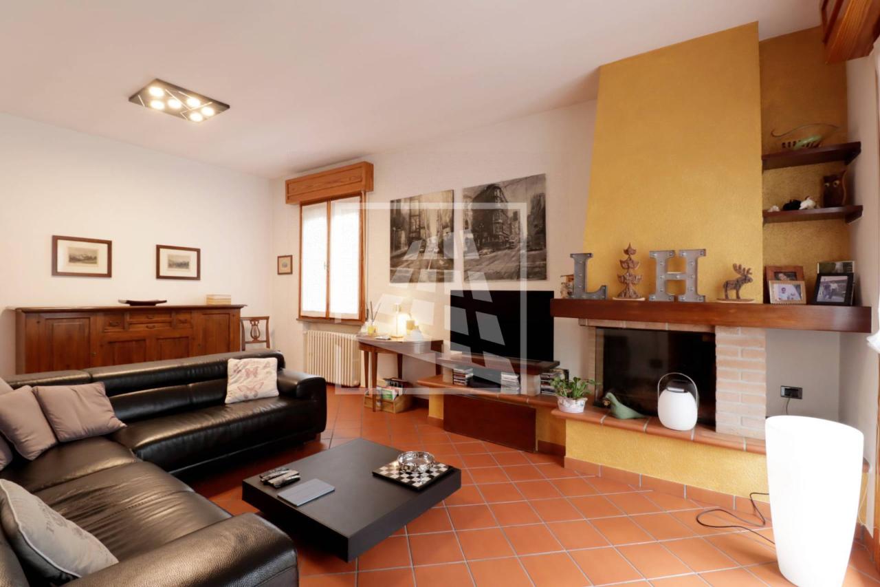 casa indipendente in vendita a Reggio nell'Emilia in zona Codemondo