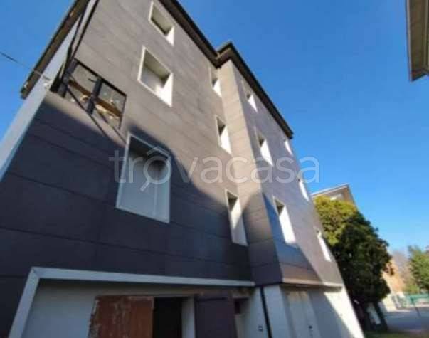 appartamento in vendita a Reggio nell'Emilia in zona Tribunale