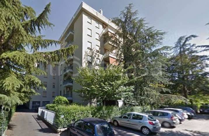 appartamento in vendita a Reggio nell'Emilia in zona Tribunale