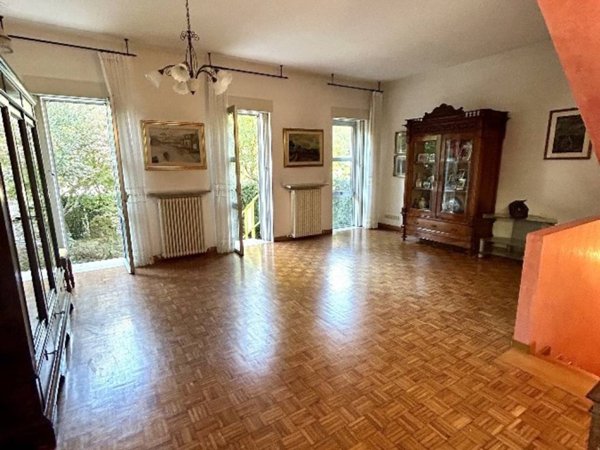 casa indipendente a Reggio nell'Emilia in zona San Pellegrino / Villa Canali