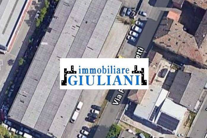 locale commerciale in vendita a Reggio nell'Emilia in zona Carrozzone