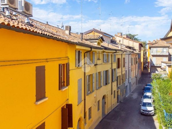 appartamento in vendita a Reggio nell'Emilia in zona Città Storica