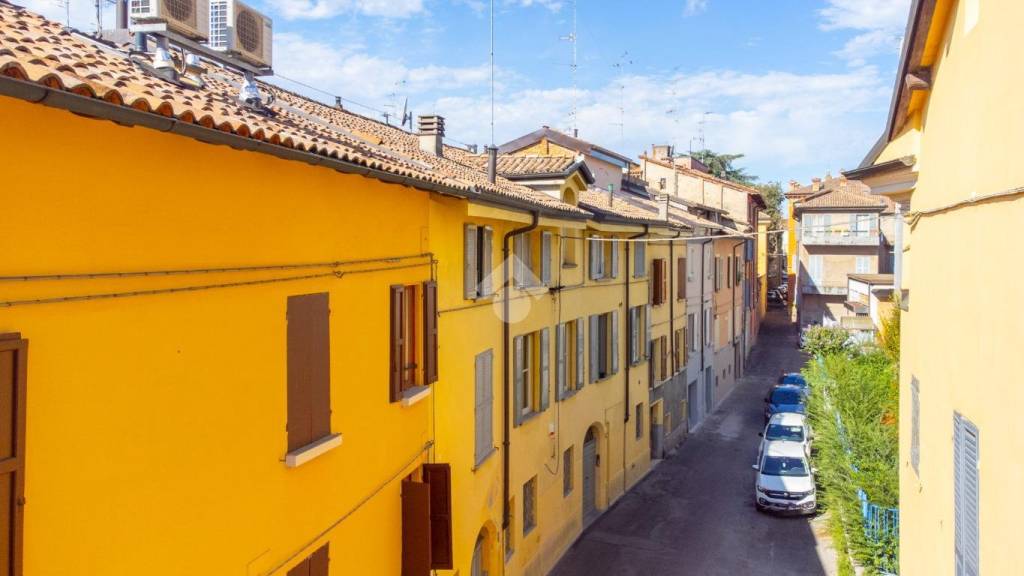 appartamento in vendita a Reggio nell'Emilia in zona Città Storica