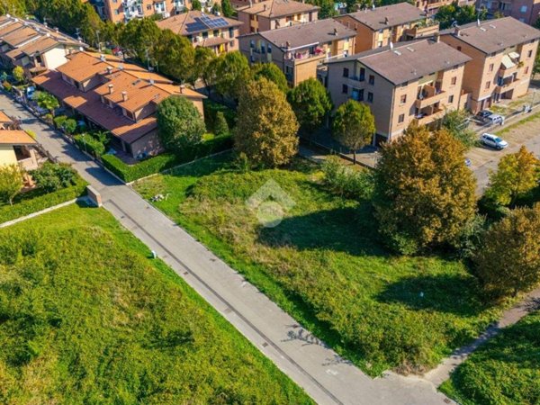 terreno agricolo in vendita a Reggio nell'Emilia in zona Pieve Modolena