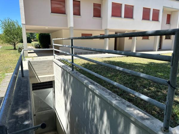 negozio in vendita a Reggio nell'Emilia in zona Città Storica